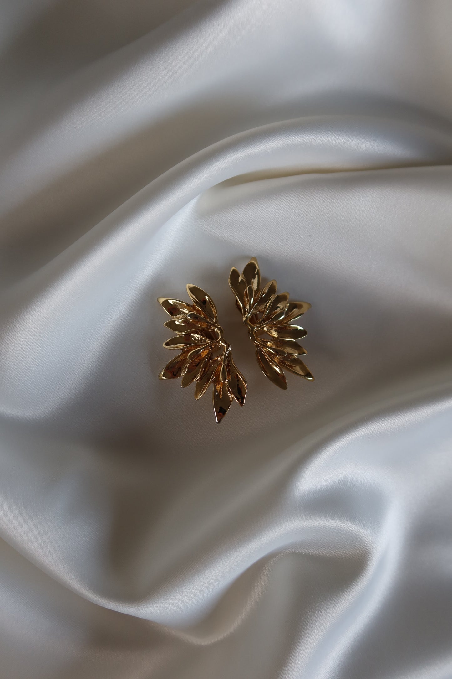 Non Signé - Gold Tone Angel Wing Clip On Earrings (XL)