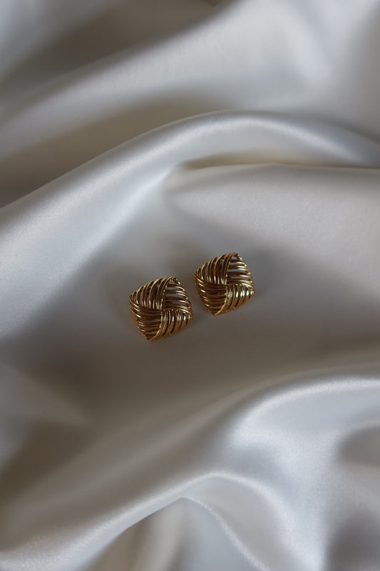 Non Signé - Gold Tone Textured Clip On Earrings