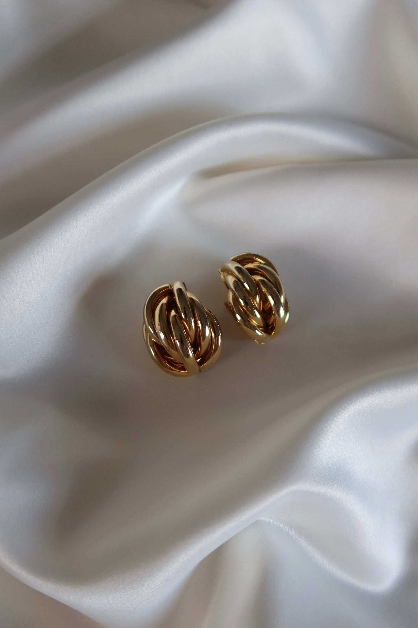 Non Signé - Gold Tone Textured Clip On Earrings (XL)