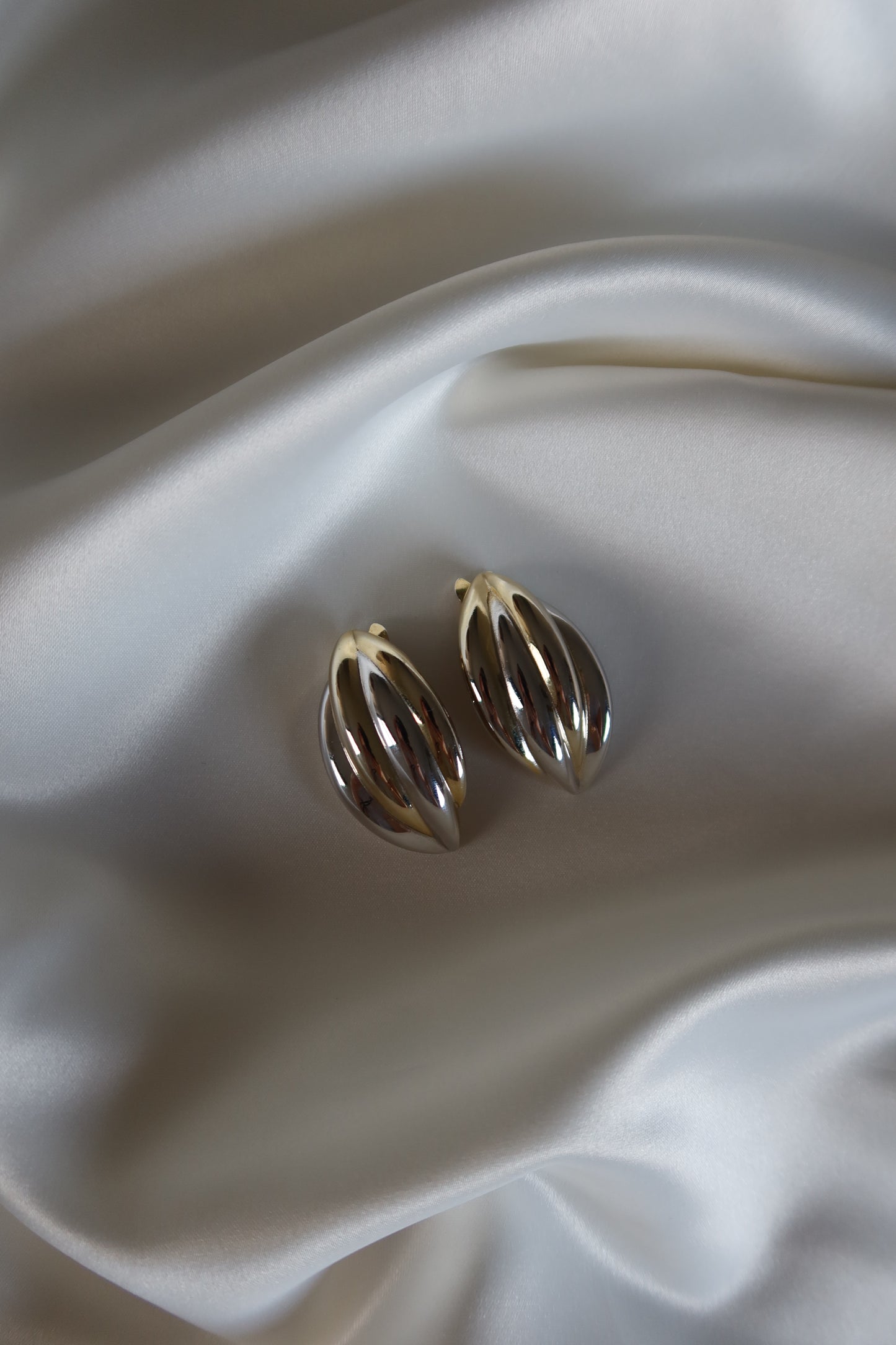 Non Signé - Two Tone Textured Clip On Earrings (XL)