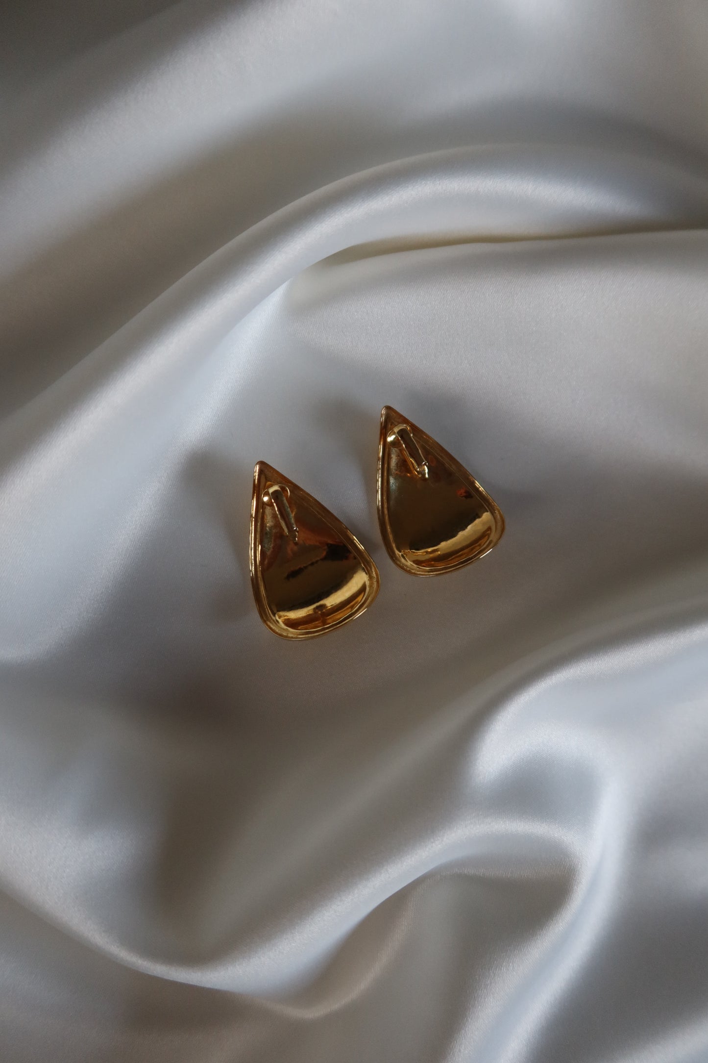 Non Signé - Gold Tone Foiled Clip On Earrings (XL)